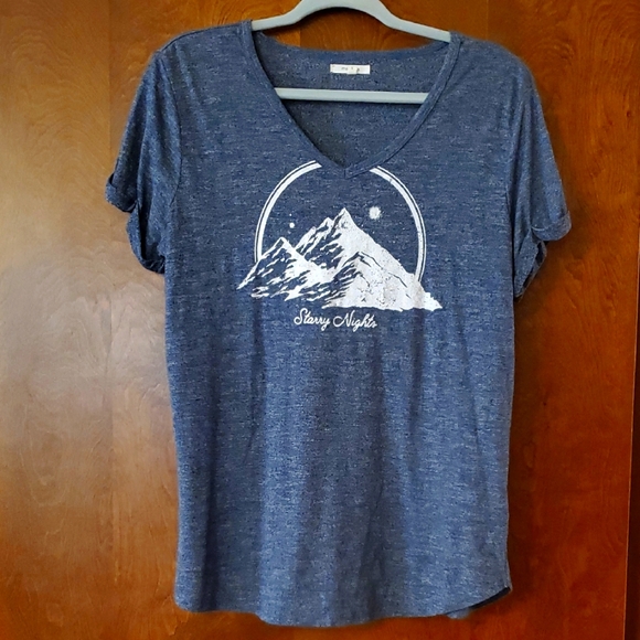 Maurices Tops - Maurices v-neck Graphic Tee, "Starry Nights", size L